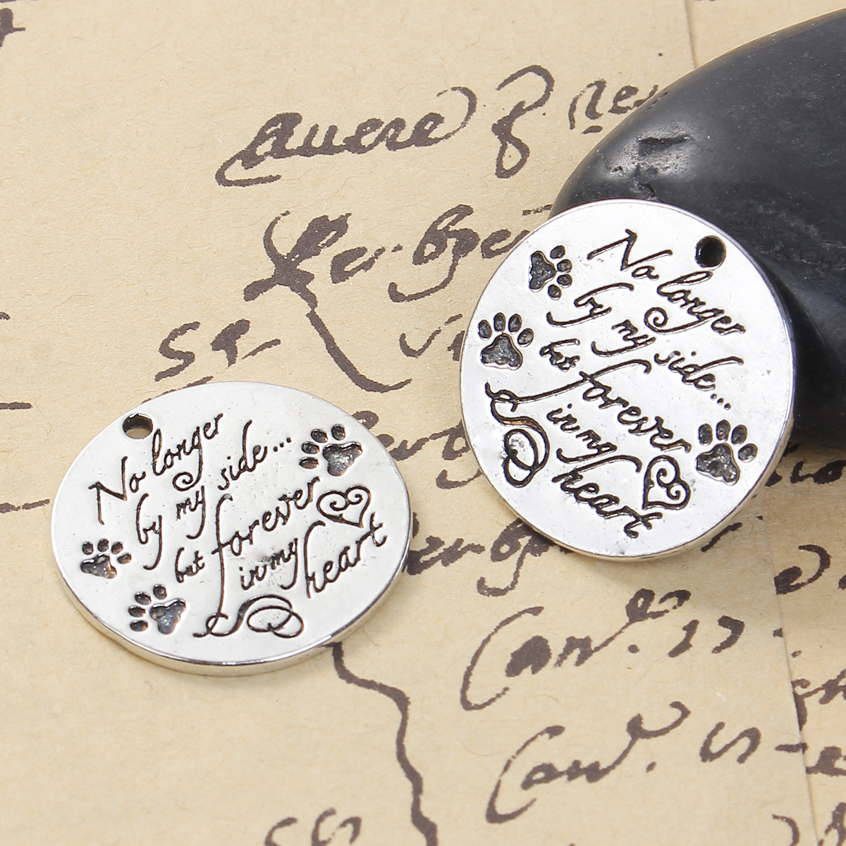 Picture of 5 PCs Zinc Based Alloy Pet Memorial Charms Antique Silver Color Round Disc Paw Print Message " No Longer By My Side But Forever In My Heart " 25mm Dia.