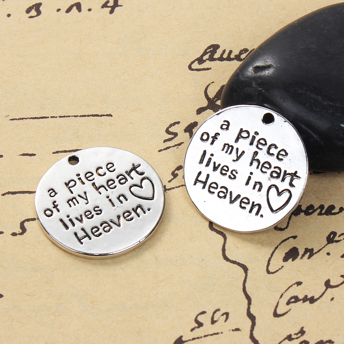 Picture of 5 PCs Zinc Based Alloy Pet Memorial Charms Antique Silver Color Round Disc Heart Message " A piece of my heart lives in heaven " 25mm Dia.
