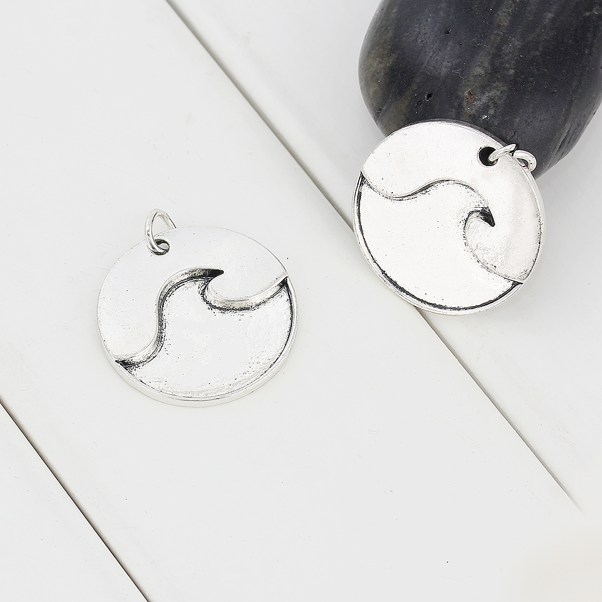 Picture of Zinc Based Alloy Charms Wave Antique Silver Color Round Disc 29mm(1 1/8") x 25mm(1"), 5 PCs