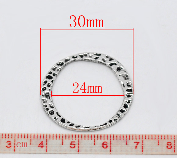 Picture of 20 PCs Zinc Based Alloy Hammered Connectors Charms Pendants Antique Silver Color Circle Ring 30mm x 28mm