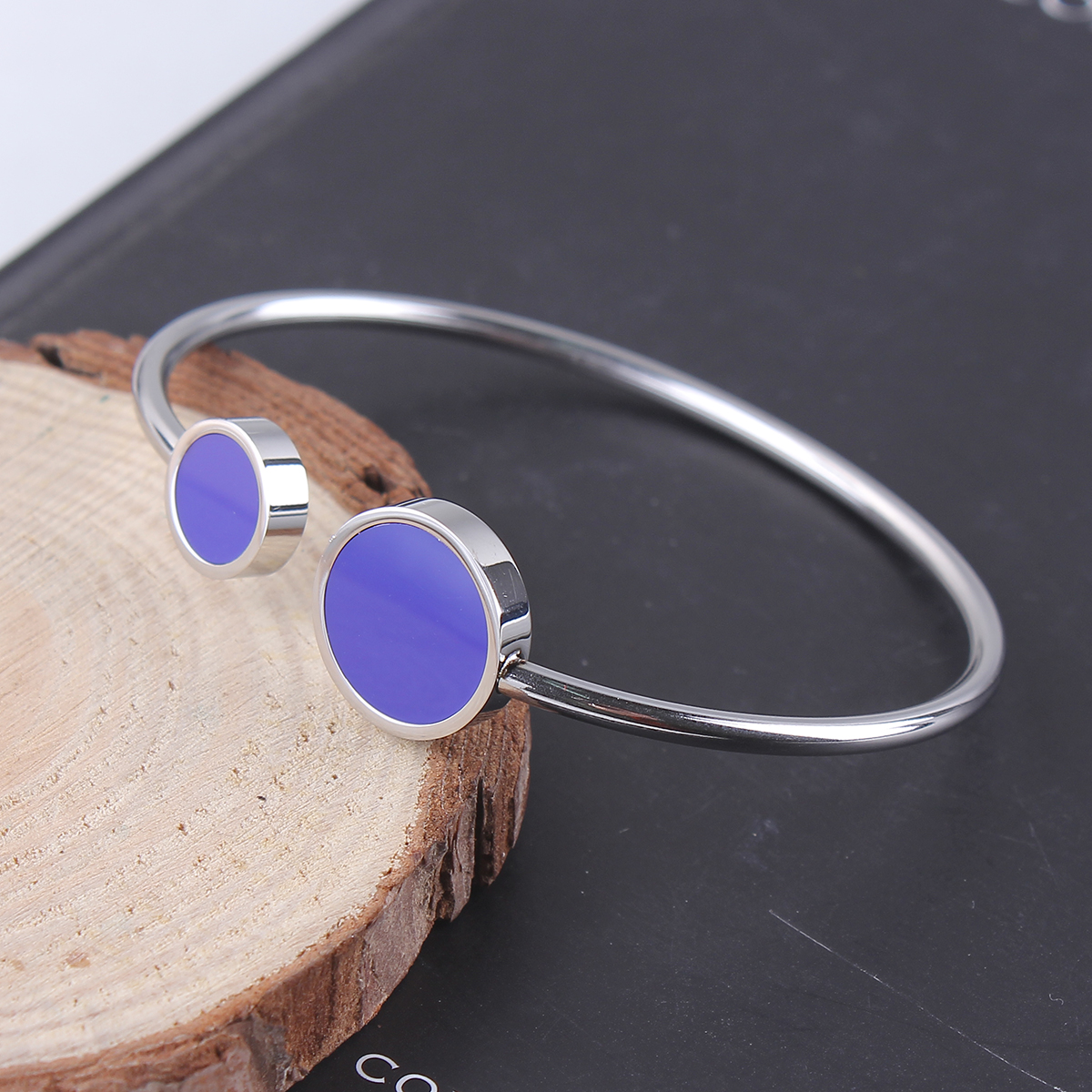 Imagen de 304 Acero Inoxidable Abierta Cuff Brazaletes Pulseras Tono de Plata Azul Ronda Elástico 18.3cm longitud, 1 Unidad