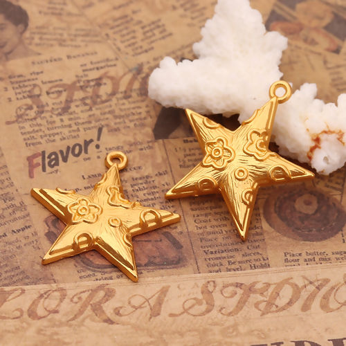 Picture of Zinc Based Alloy Charms Pentagram Star Matt Gold Flower 31mm(1 2/8") x 29mm(1 1/8"), 10 PCs