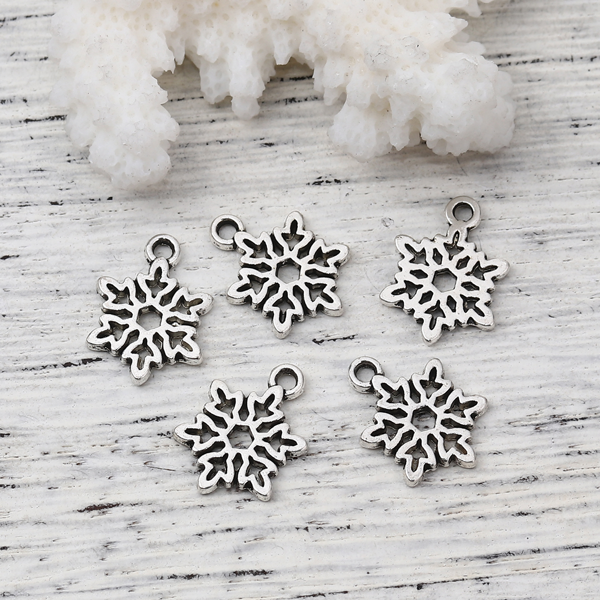 Изображение Zinc Based Alloy Charms Christmas Snowflake Antique Silver Color 15mm( 5/8") x 11mm( 3/8"), 100 PCs