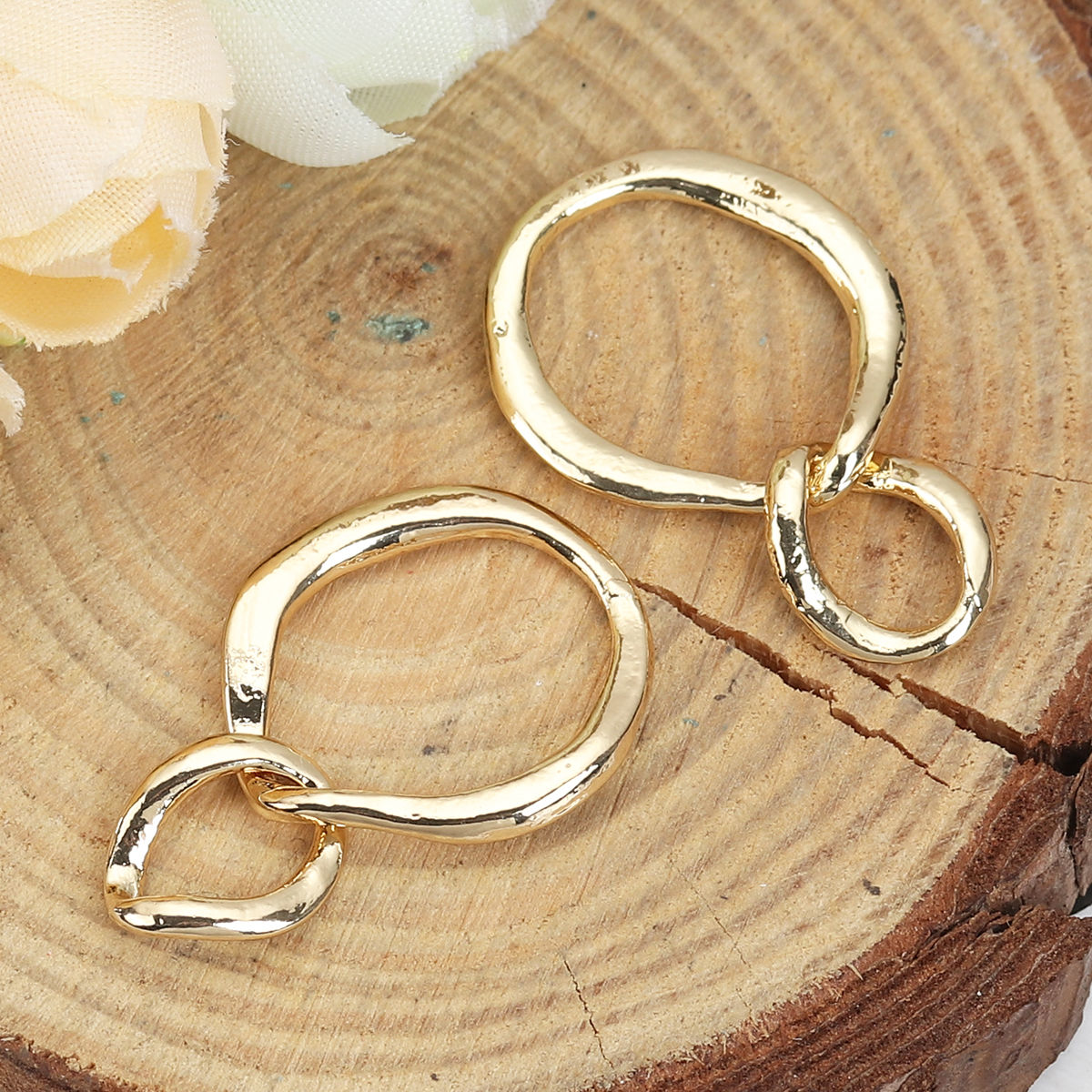 Imagen de Zamak Conectores Irregular KC Dorado Símbolo del infinito 30mm x 19mm, 5 Unidades