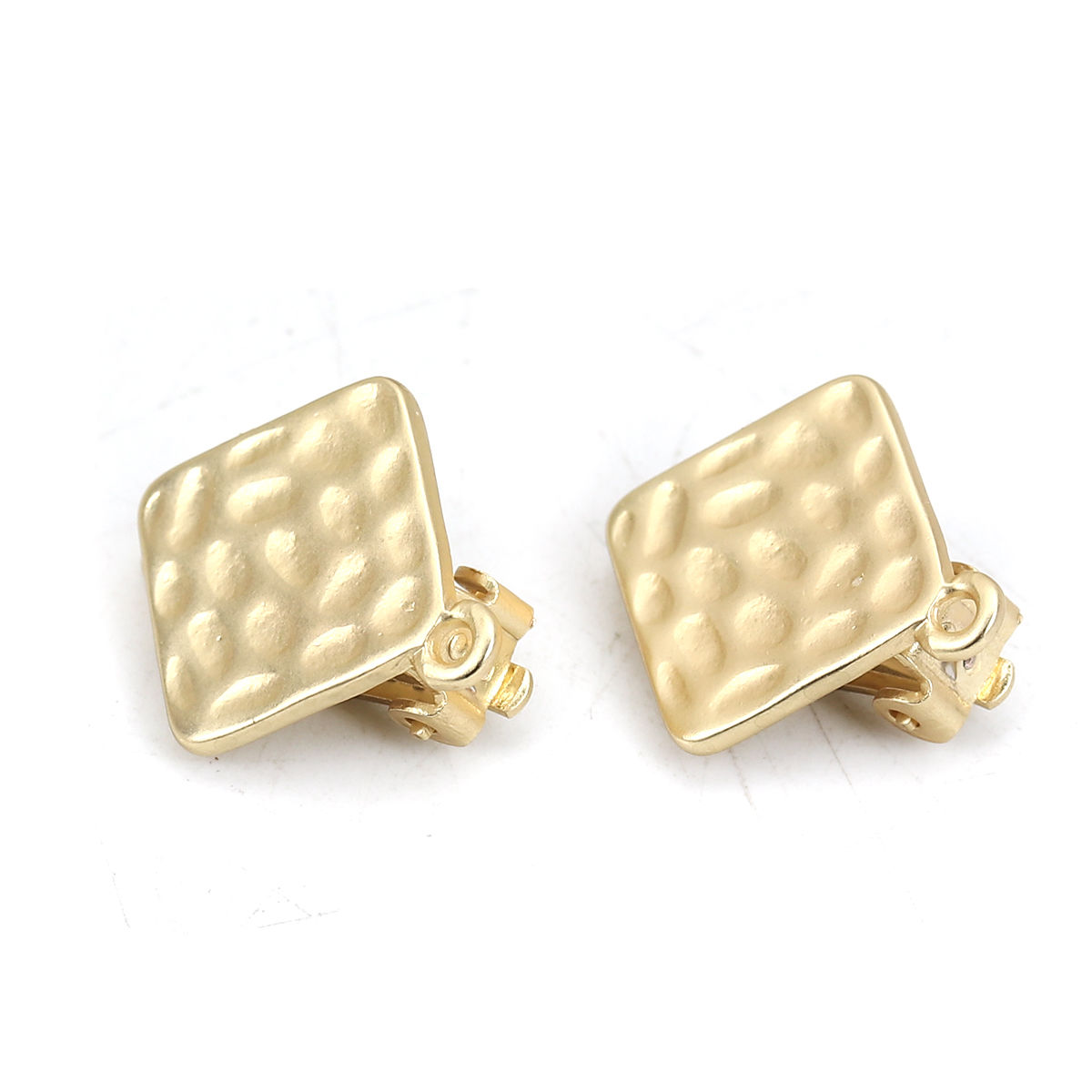 Bild von Zinklegierung Ohrklemme Raute Matt Gold M/Öse 19mm x 17mm, 4 Stück