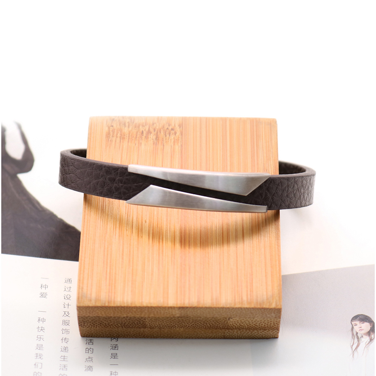 Bild von 304 Edelstahl & Echtes Leder Armband Silberfarbe Braun Rund 21cm lang, 1 Strang