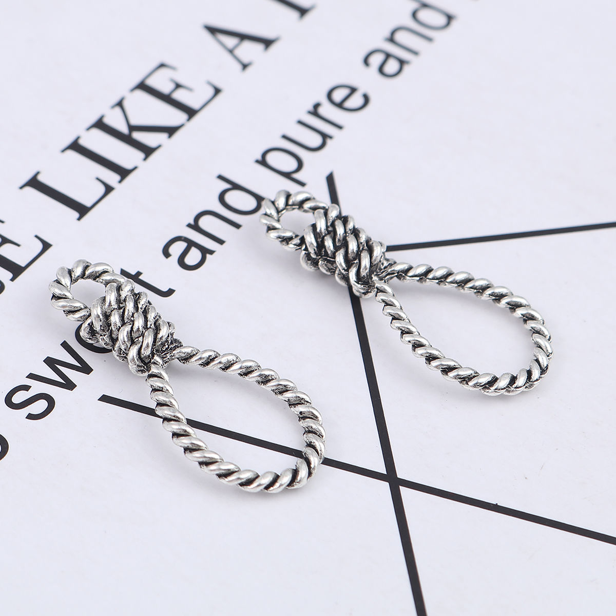 Picture of Zinc Based Alloy Connectors Knot Antique Silver Color 37mm x 16mm, 10 PCs