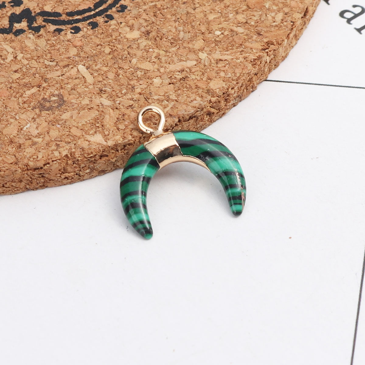 Imagen de (Grado B) Latón & Malaquita ( Natural ) Colgantes Charms Luna Media Verde 16mm x 16mm, 1 Unidad