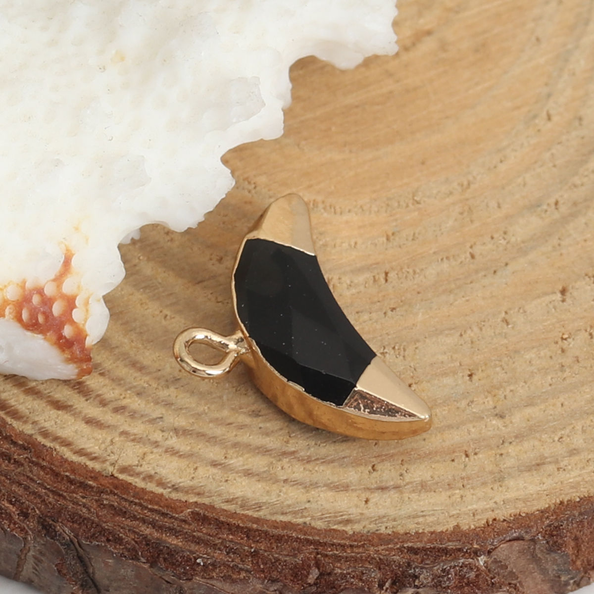 Изображение Стеклянные Подвески Позолоченный Черный Луна половина 18мм x 12мм, 1 ШТ