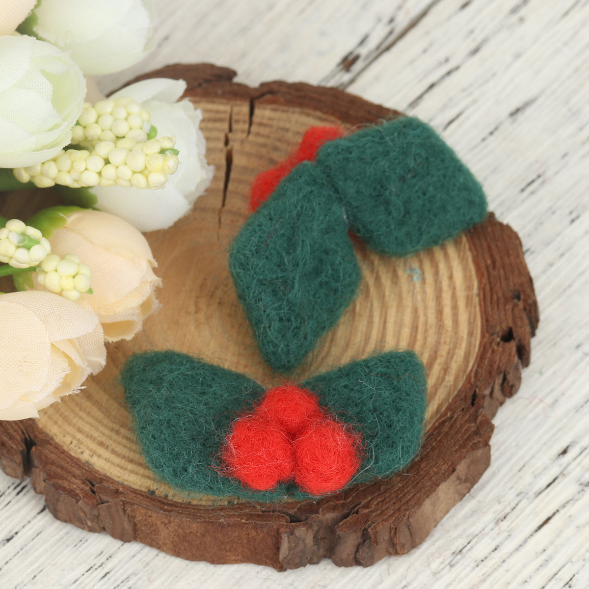 Picture of Wool For DIY & Craft Dark Green Flower Leaves 5.2cm x 2.2cm, 2 PCs