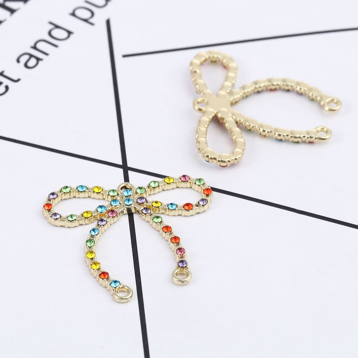 Imagen de Zamak Conectores de Araña Bowknot Chapado en Oro Hueco Multicolor Rhinestone 3.3cm x 3cm, 4 Unidades