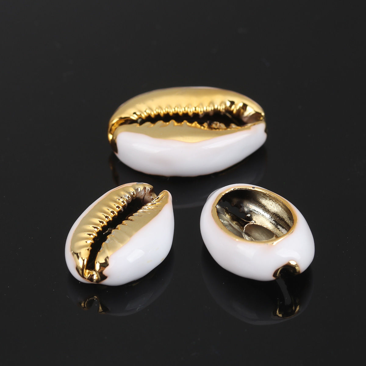 Picture of Natural Shell Loose Beads Conch/ Sea Snail Golden White About 24mm x 16mm-17mm x 13mm, 5 PCs