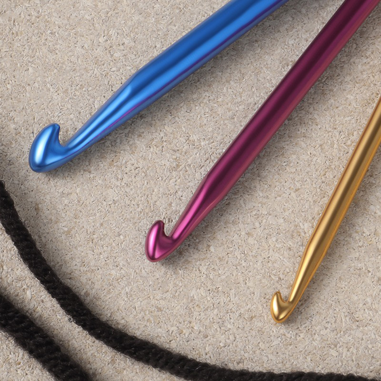 Picture of 3mm - 5mm Aluminum Crochet Hooks Needles Mixed Color 1 Set ( 3 PCs/Set)