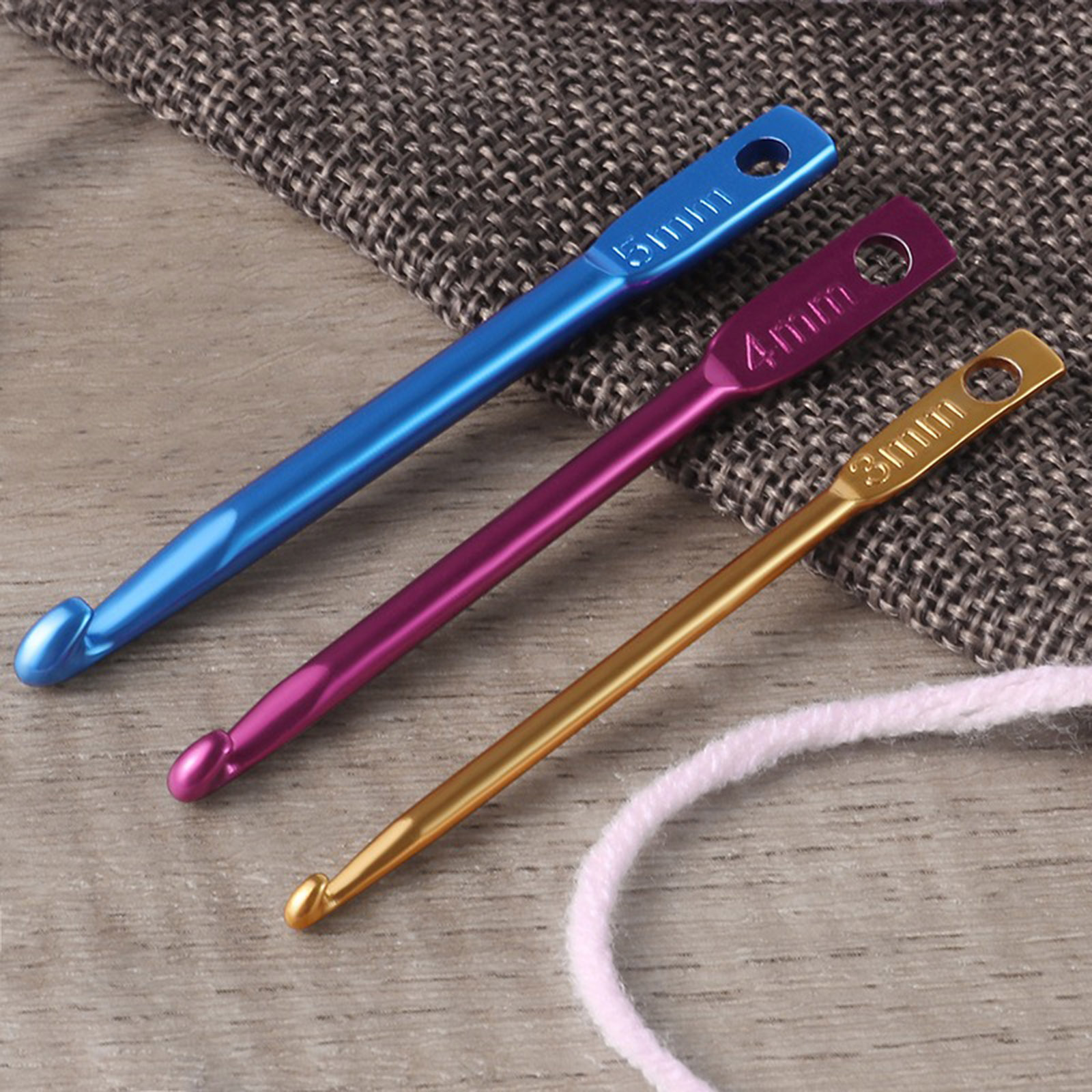 Picture of 3mm - 5mm Aluminum Crochet Hooks Needles Mixed Color 1 Set ( 3 PCs/Set)