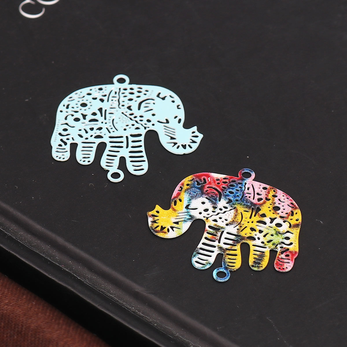 Imagen de Latón Filigrana Estampación Conectores Elefante Multicolor Pintura 24mm x 23mm, 10 Unidades