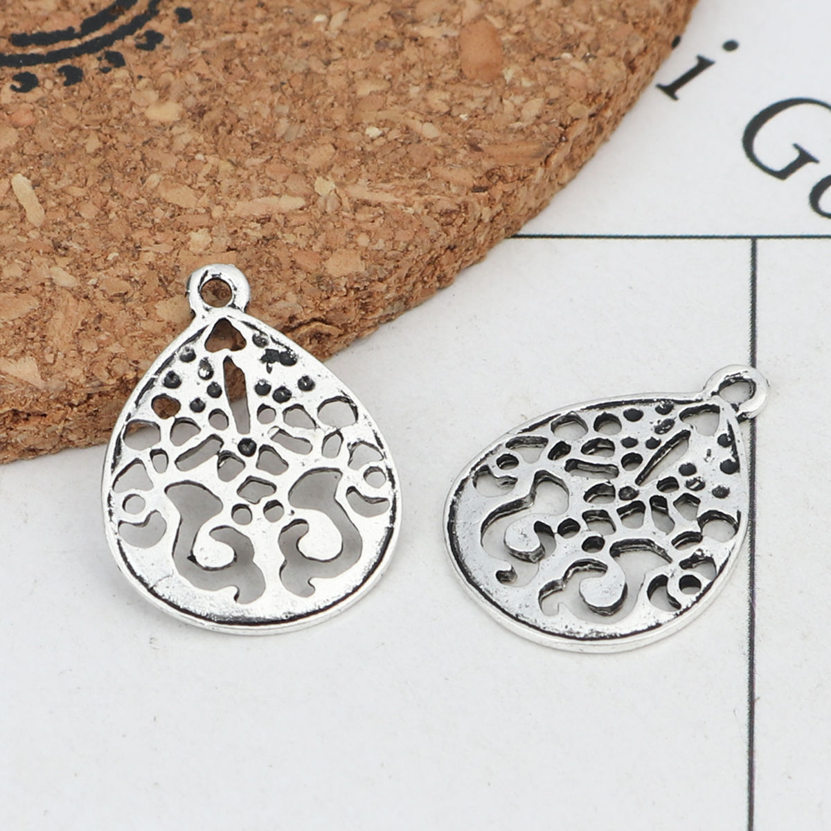 Imagen de Zamak Colgantes Charms Gota Plata Antigua Filigrana 21mm x 16mm, 20 Unidades
