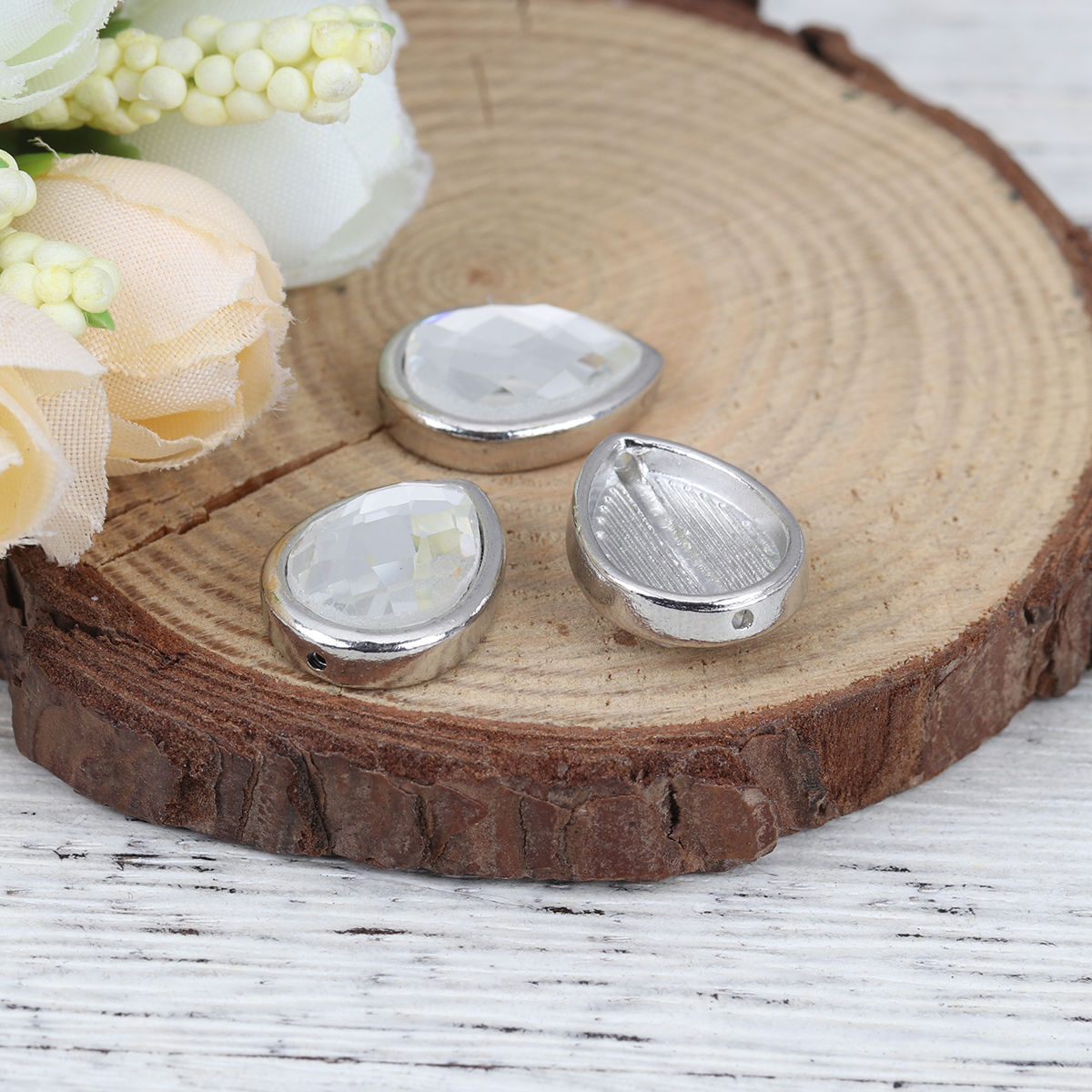 亜鉛合金 スペーサー ビーズ 滴 ドロップ シルバートーン 透明ラインストーン 約 17mm x 13mm、 穴：約 1mm、 5 個 の画像