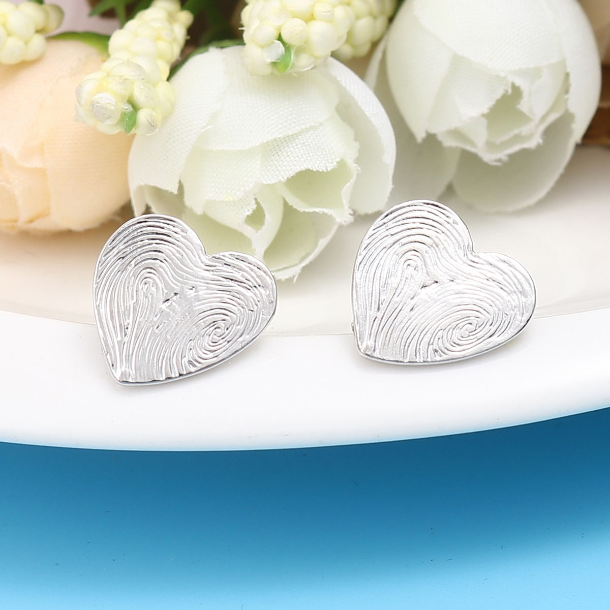 Bild von Zinklegierung Valentinstag Ohrring Ohrstecker Zubehör Herz Silberfarbe ,mit Geschnitzte Muster Muster, M/ Stöpsel 14mm x 14mm, Drahtstärke: (20 gauge), 2 Paare