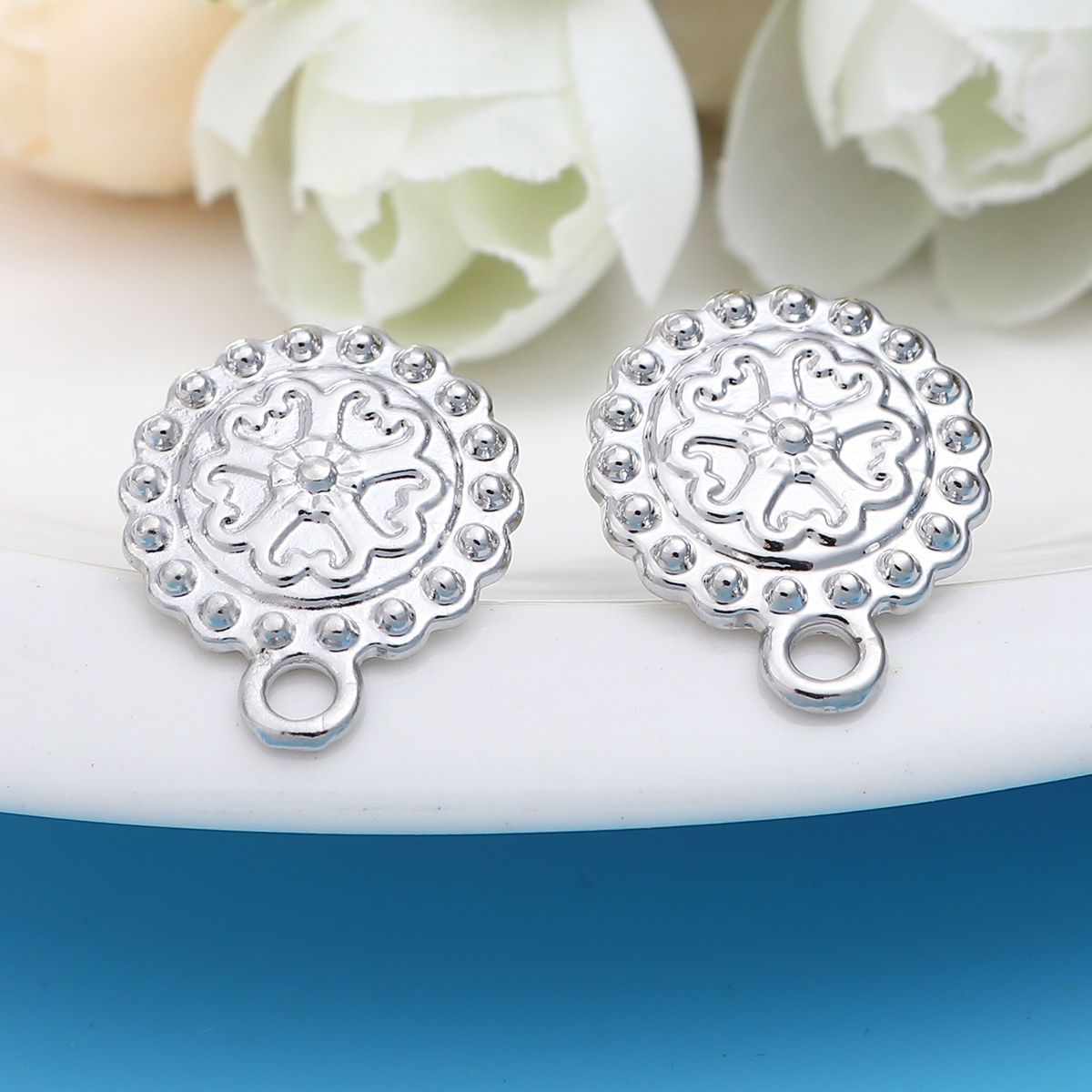 Изображение Цинковый Сплав Серьги ШпилькиДеталь Круглые Серебряный Тон Цветок C /Петля 19мм x 16мм, Размер столбца / провода: (20 калибров), 2 Пары