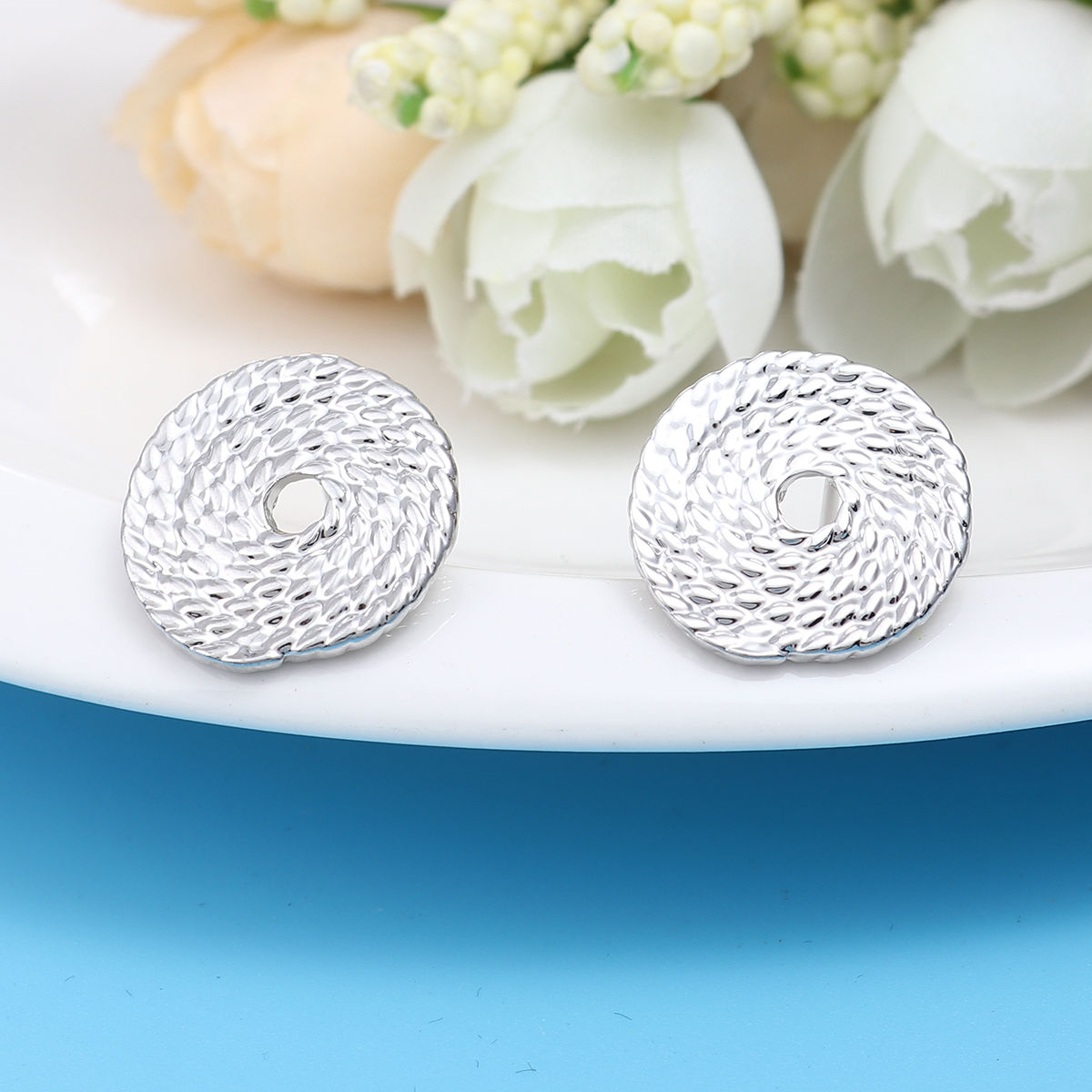 Imagen de Zamak Pendientes Ronda Tono de Plata Con Tapones 18mm x 17mm, Post/ Wire: (20 gauge), 2 Pares