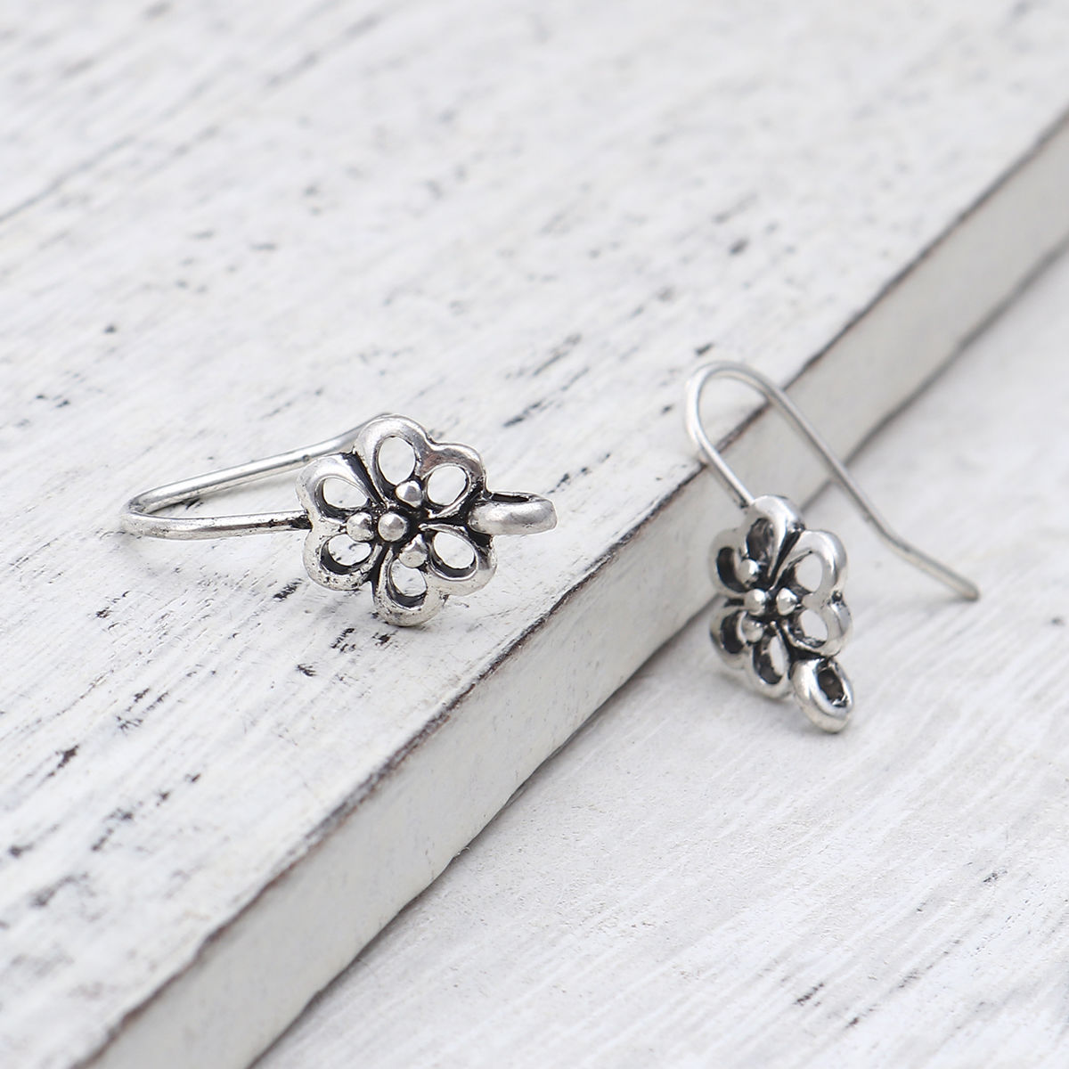 Bild von Zinklegierung Ohrring Ohr Haken Ohrringe Blumen Antiksilber M/Öse 22mm x 10mm, Drahtstärke: (19 gauge), 10 Stück