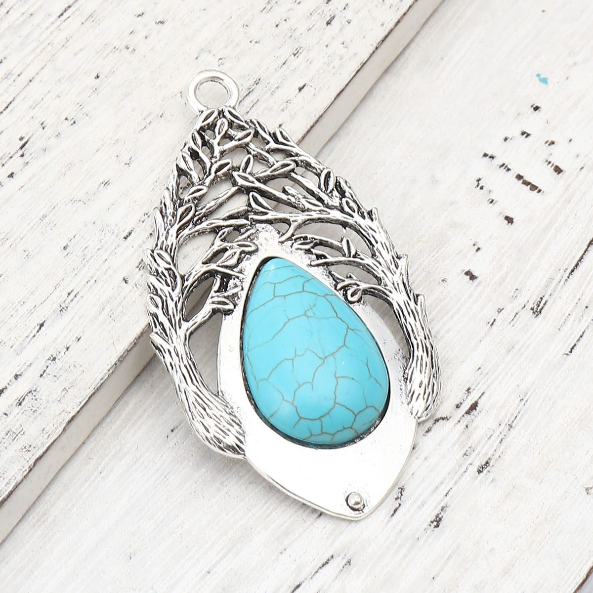 Imagen de Aleación de metal de Zinc + Acrílico Colgantes Óvalo Plata Antigua Verde Azul Hoja Imitación de turquesa 76mm x 42mm, 1 Unidad