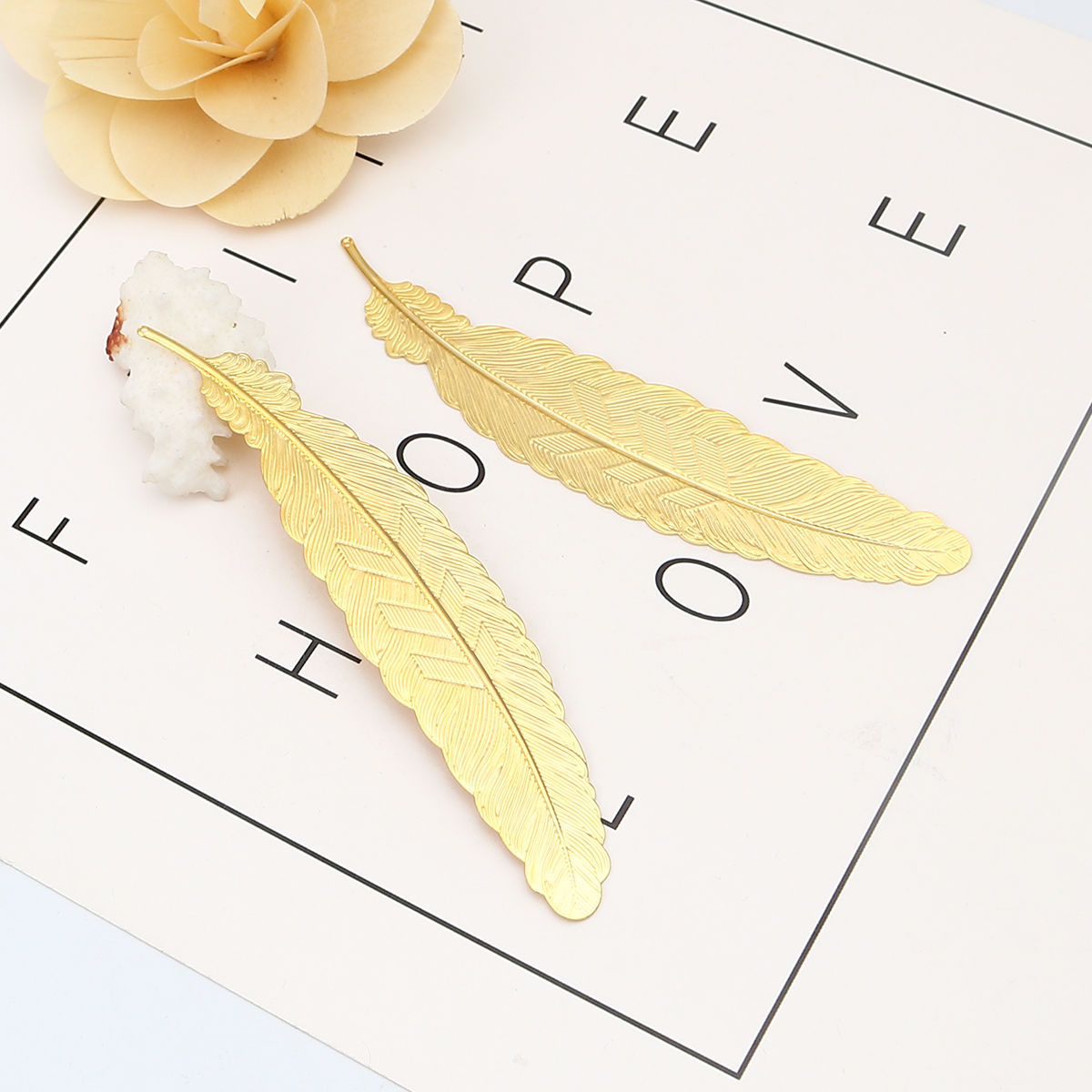 Изображение Zinc Based Alloy Pendants Feather Gold Plated 11.4cm x 2.3cm, 5 PCs