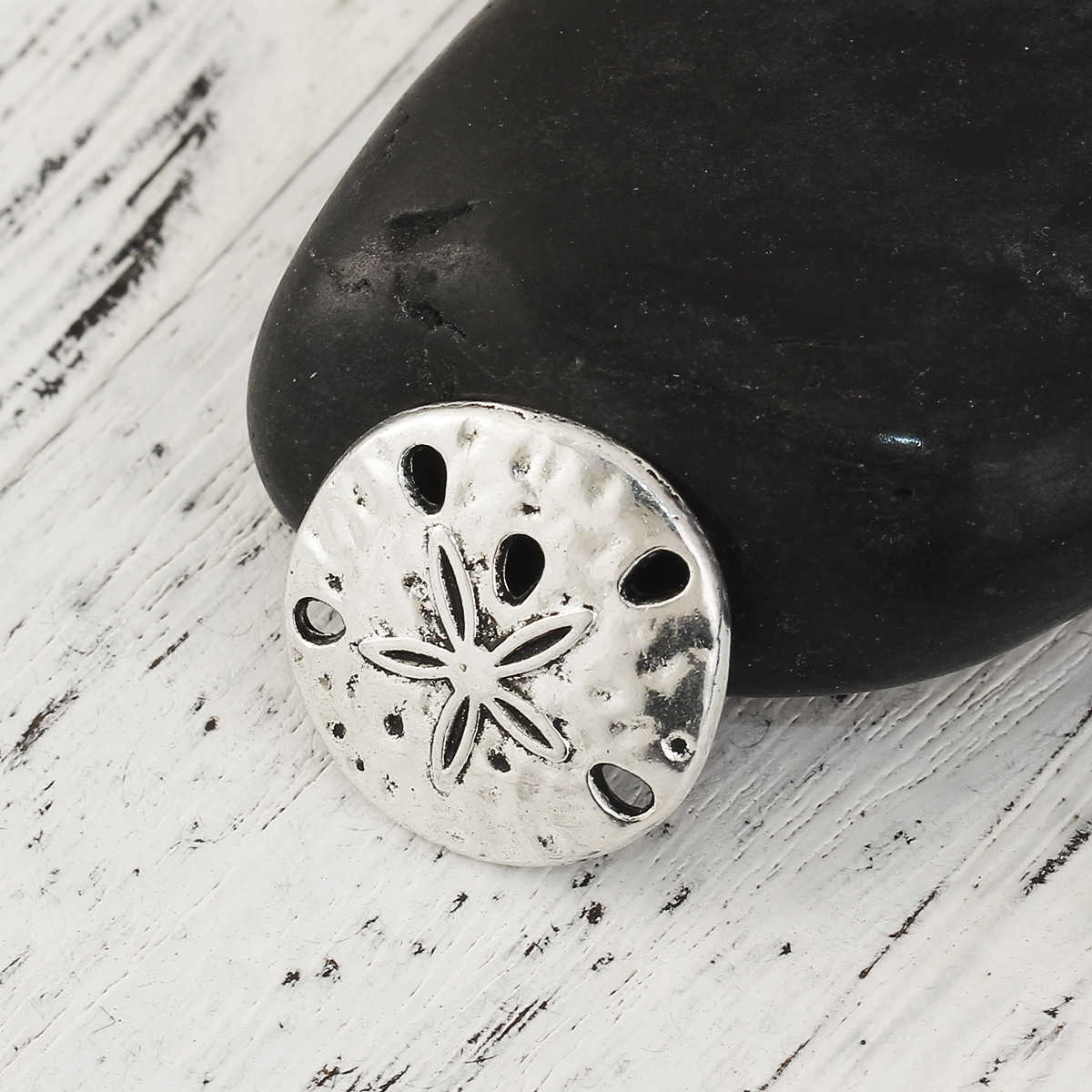 Picture of Zinc Based Alloy Hammered Connectors Findings Sand Dollar Antique Silver Color 18mm Dia, 50 PCs
