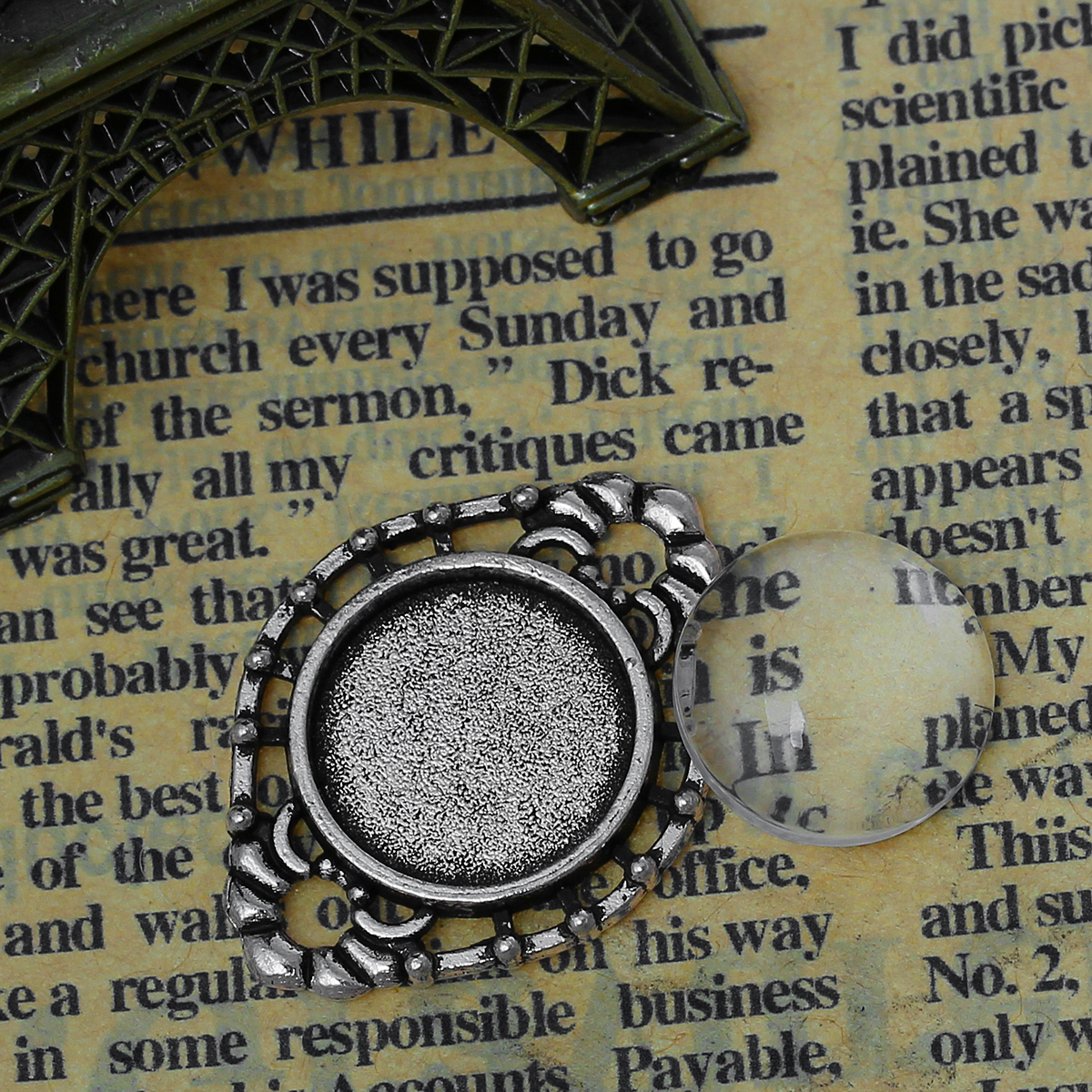 Picture of Zinc Based Alloy Cabochon Settings Connectors Oval Antique Silver Color (Fits 14mm Dia) With Transparent Glass 29mm(1 1/8") x 21mm( 7/8"), 30 Sets
