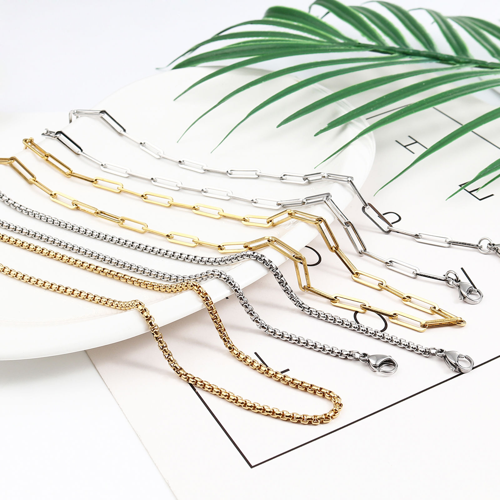 Imagen de 1 Unidad Enchapado al Vacío 304 Acero Inoxidable Elegante Mascarilla y Gafas Collar con Cordón Lariat con Correa para el Cuello Chapado en Oro Cuadrado 54.5cm longitud