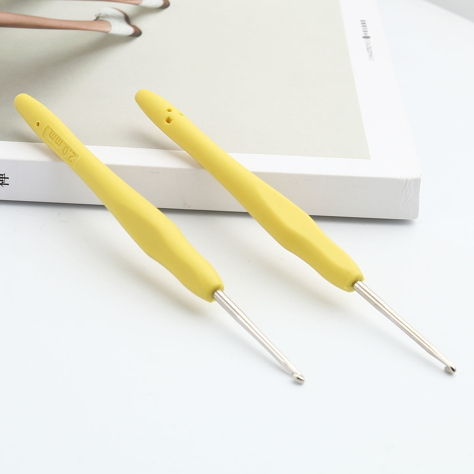 Picture of 2mm Aluminum & Plastic Crochet Hooks Needles At Random Color Mixed 13cm(5 1/8") long, 5 PCs