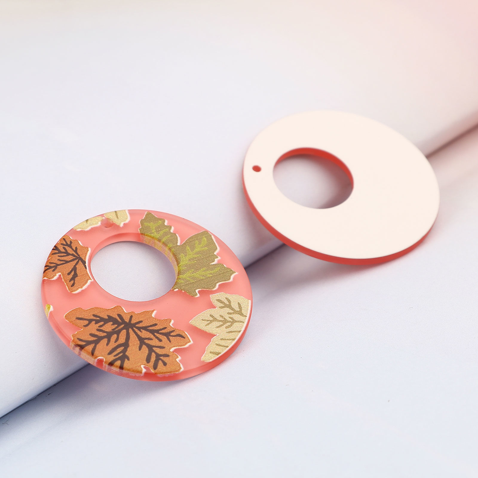 Picture of 5 PCs Resin Pendants Round Maple Leaf Hot Pink 3.7cm Dia.