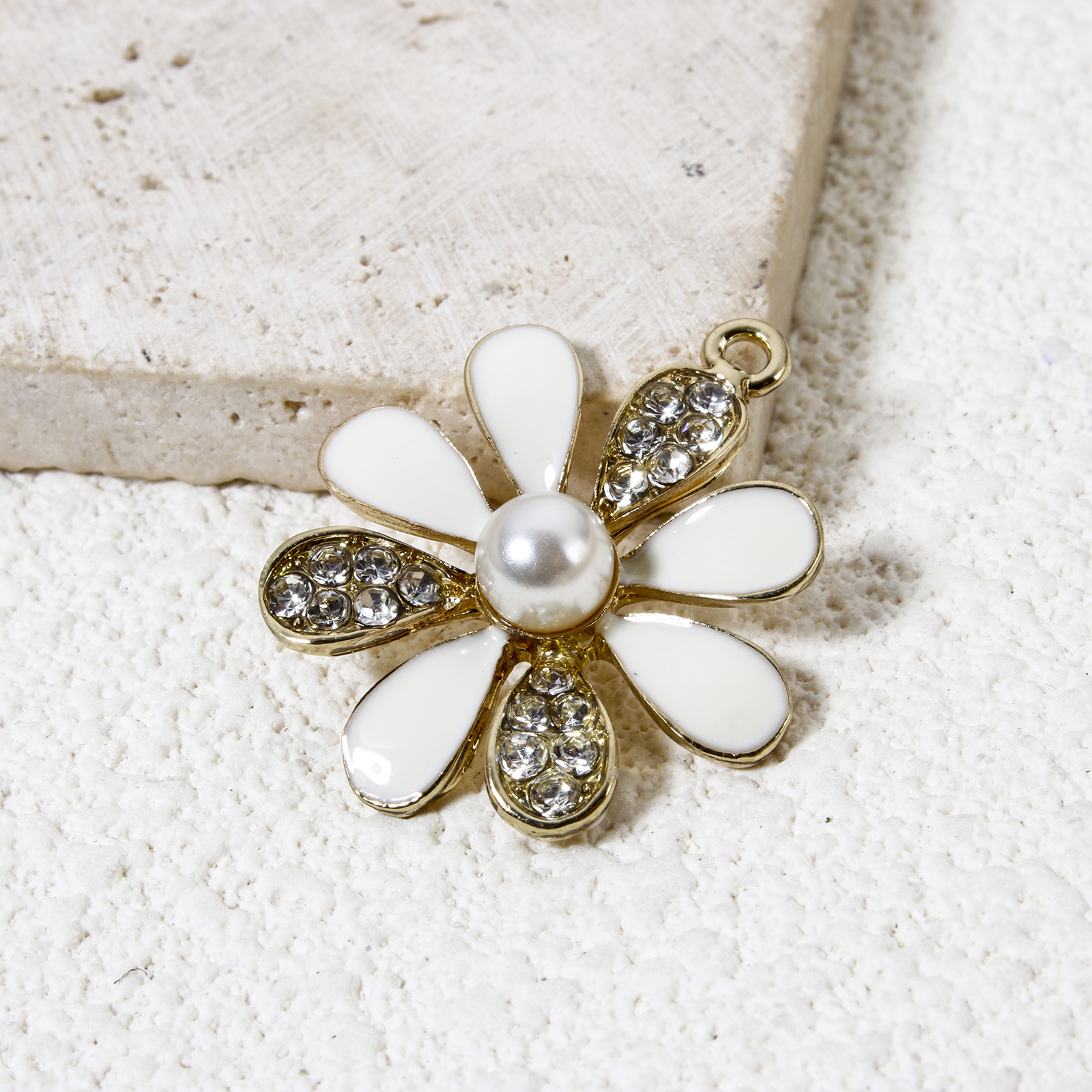 Изображение Цинковый Сплав Подвески Цветы KC Позолоченный Белый Прозрачный Страз С Исскуственными Жемчугами 24мм x 24мм, 1 ШТ
