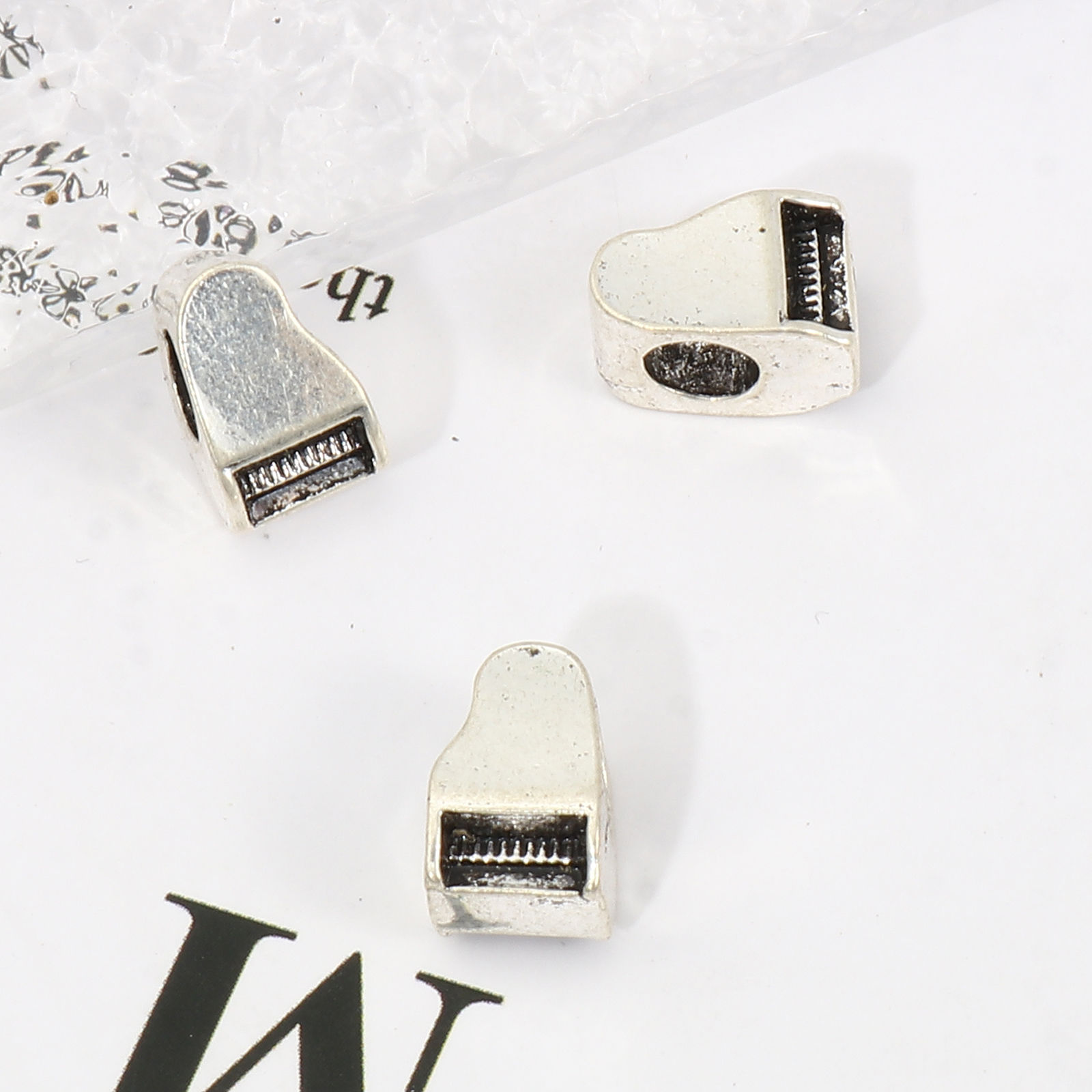 Изображение Цинковый Сплав Музыка Бусины Античное Серебро Музыкальный инструмент Пианино 11мм x 7мм, Отверстие:примерно 4.5мм, 20 ШТ