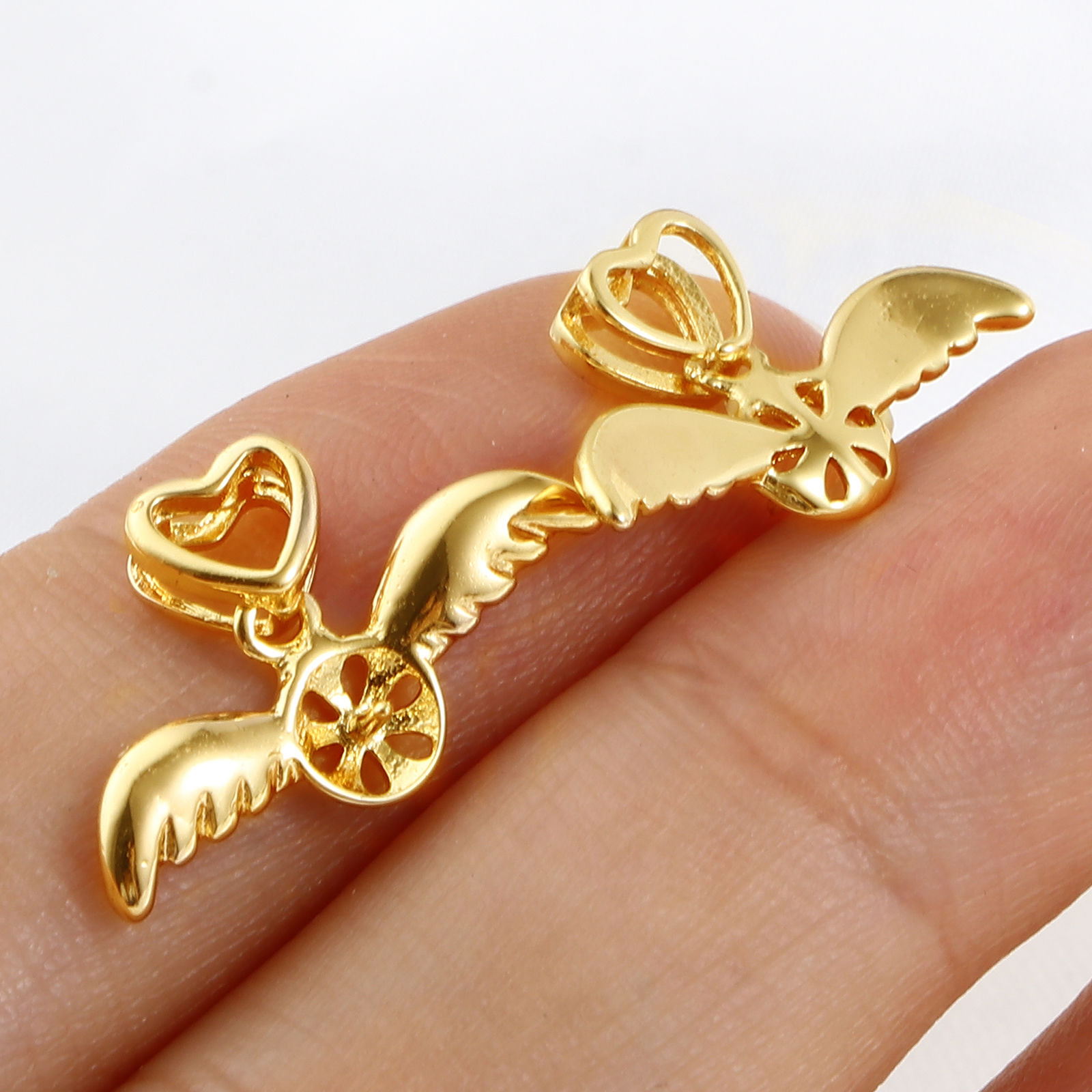 Immagine di Ottone San Valentino Connettore Ciondolo Perla Bail Pin Cap 18K Vero Oro Placcato Ali Cuore Spessore dell'ago: 7mm, 19mm x 11mm, 1 Pz