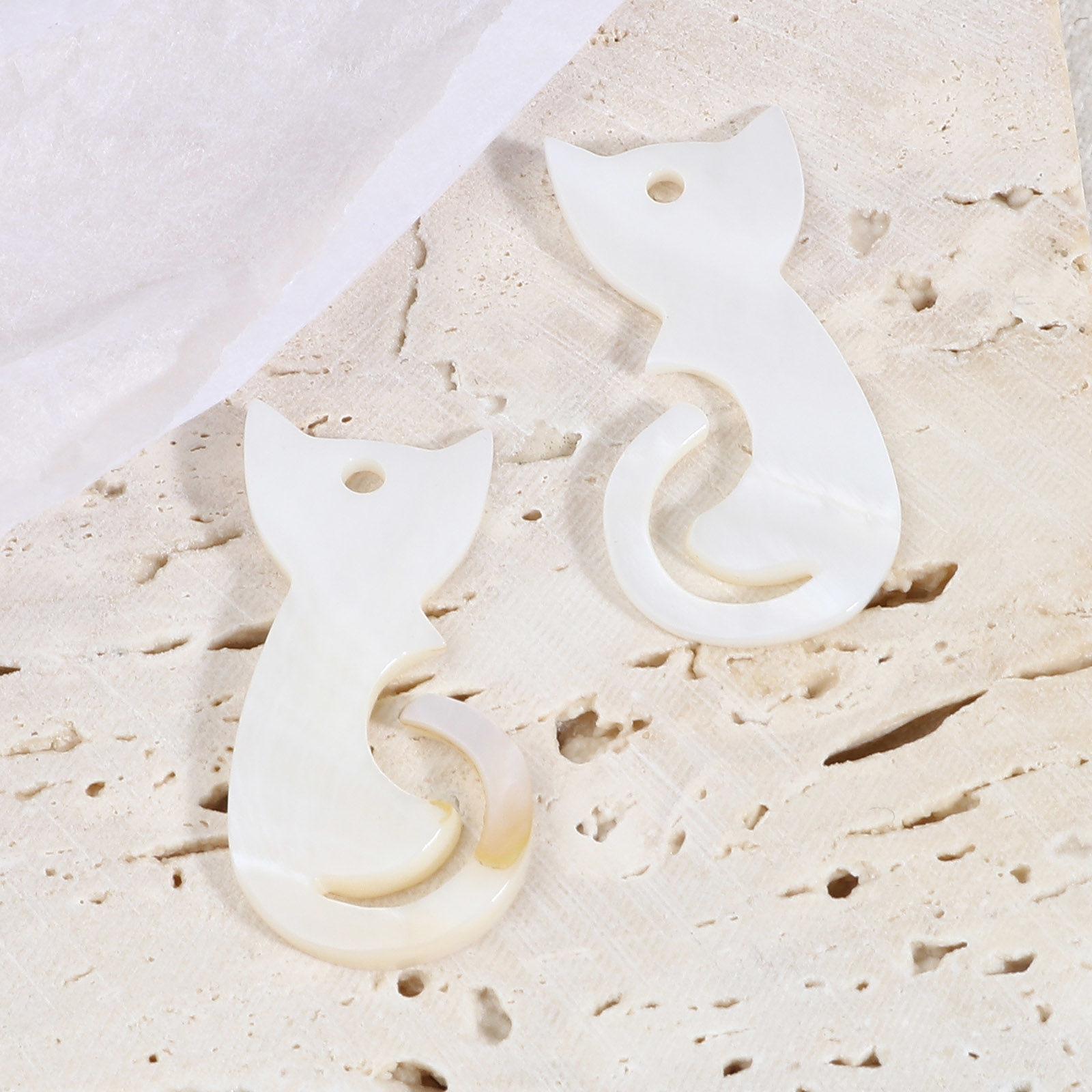 Bild von Natur Muschel Charms Katze Weiß 29mm x 15mm - 28mm x 13mm, 2 Stück