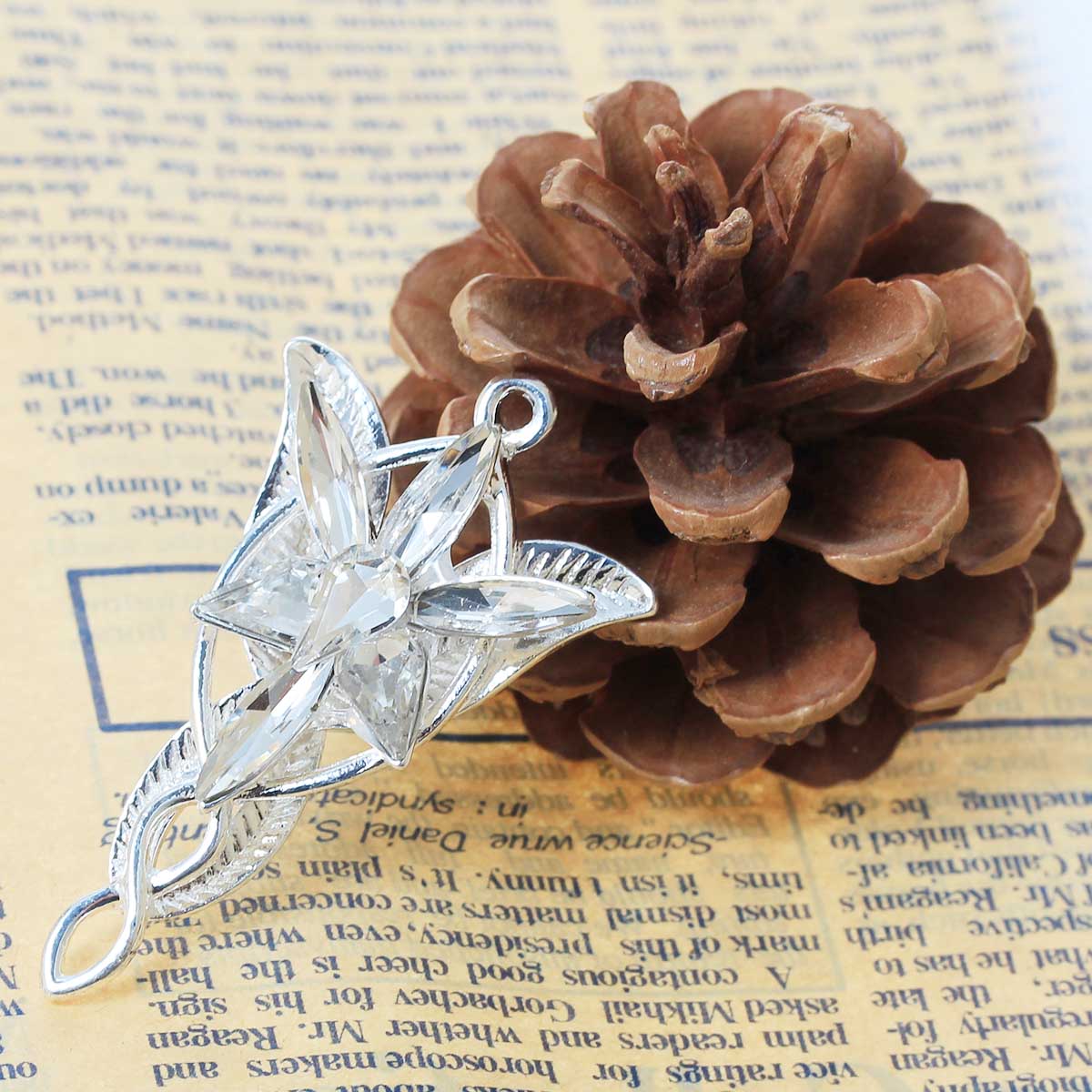 Image de Arwen Evenstar Pendentifs en Alliage de Zinc Argenté avec Strass Transparent 53mm x 31mm, 1 Pièce