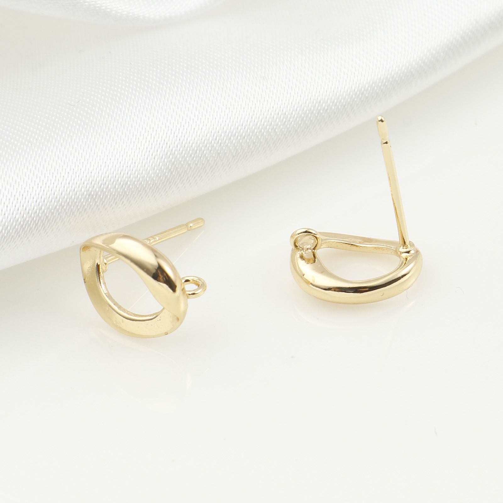 Picture of Brass Earring Accessories Real Gold Plated Geometric Oval W/ Loop 10mm x 8mm, Post/ Wire Size: (21 gauge), 2 PCs