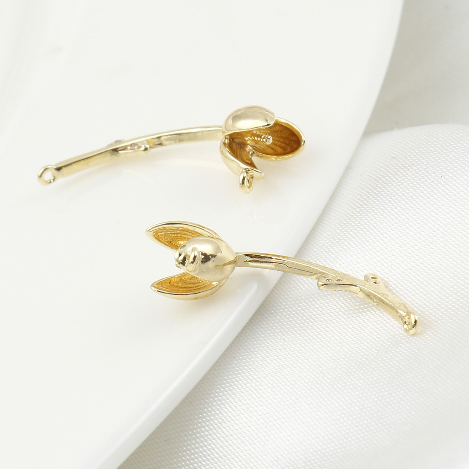 Picture of Brass Connectors Real Gold Plated Tulip Flower Clear Cubic Zirconia 25mm x 9mm, 2 PCs