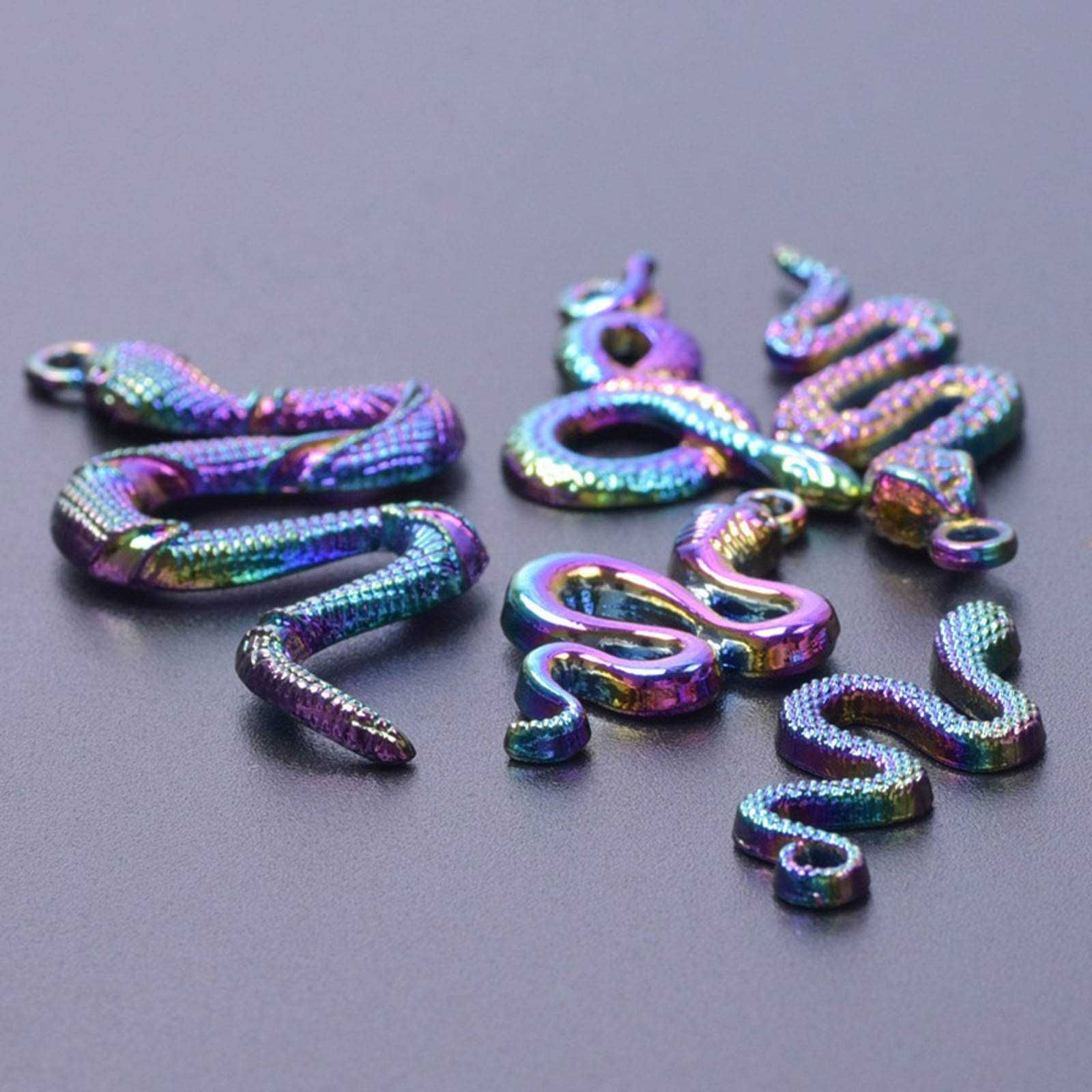 亜鉛合金 昆虫 チャーム ヘビ ABカラー メッキ 1 セット ( 5 個/セット) の画像