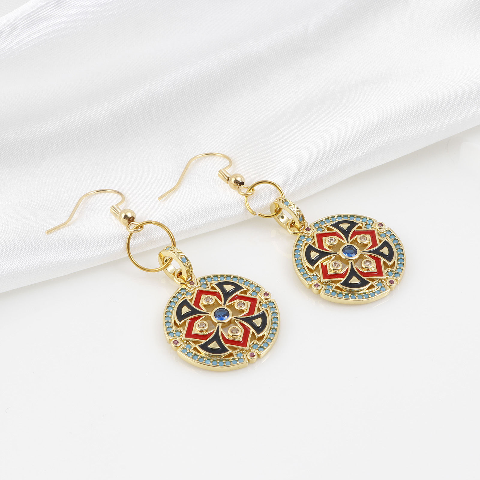 Изображение Латунь Бижутерия усыпанная мелким фианит Подвески 14-каратный золотой цвет Черный & Красный Круглые С Эмалью Разноцветный Искусственный Циркон 29мм x 1 ШТ