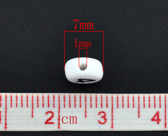 Image de Perles en Acrylique Forme Rond Blanc Chiffres " 4 " 7mm Dia, Tailles de Trous: 1mm, 500 Pcs