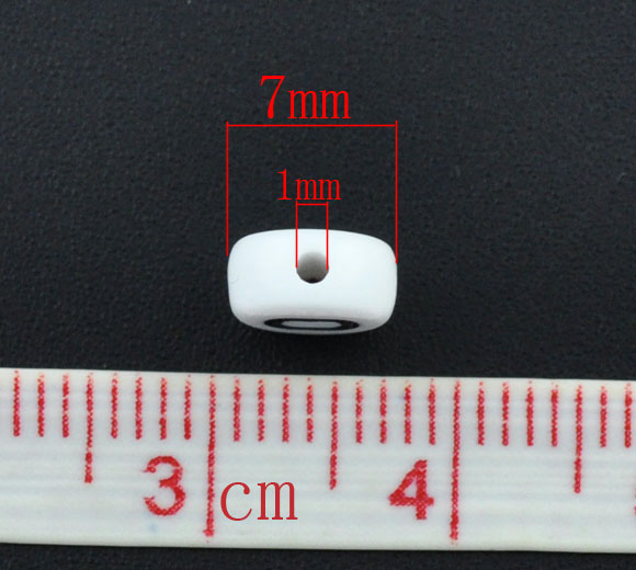 Picture of Acrylic Spacer Beads Flat Round White Alphabet/ Letter "O" About 7mm Dia, Hole: Approx 1mm, 500 PCs