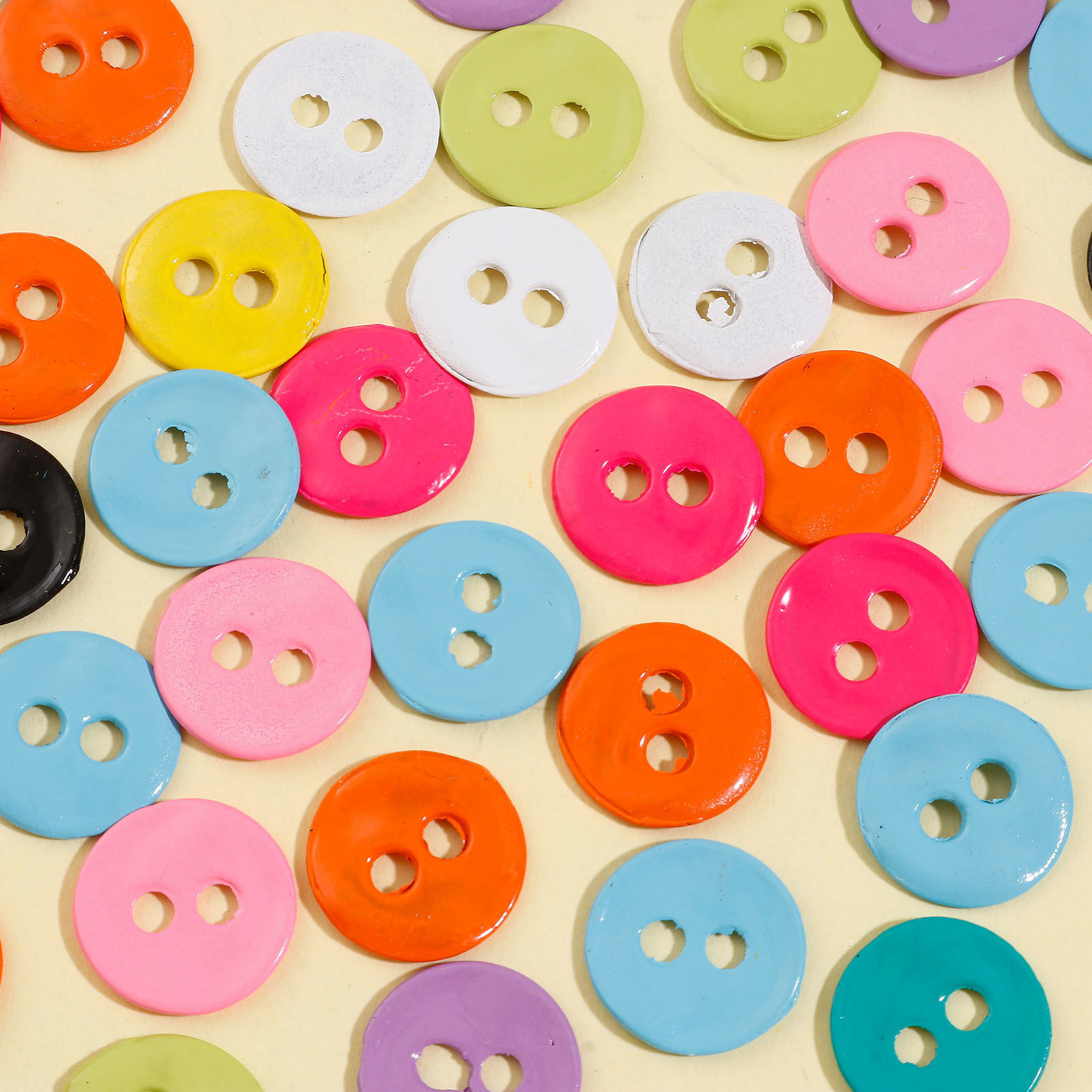 Imagen de Zamak Metal Botones Dos Agujeros Al Azar Color Mezclado Ronda Pintura 13mm Dia, 10 Unidades