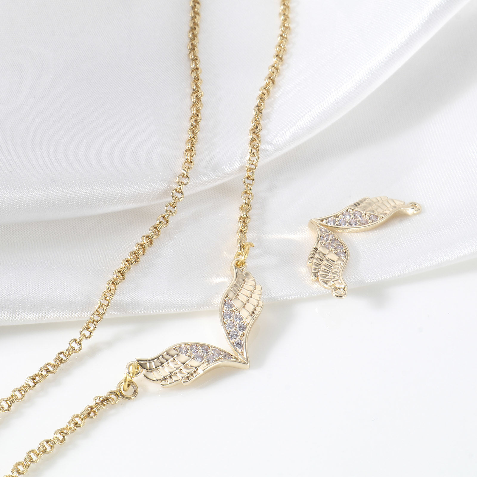 Picture of Brass Pendants 18K Real Gold Plated Wing Micro Pave Clear Cubic Zirconia 3cm x 1.4cm, 1 Piece