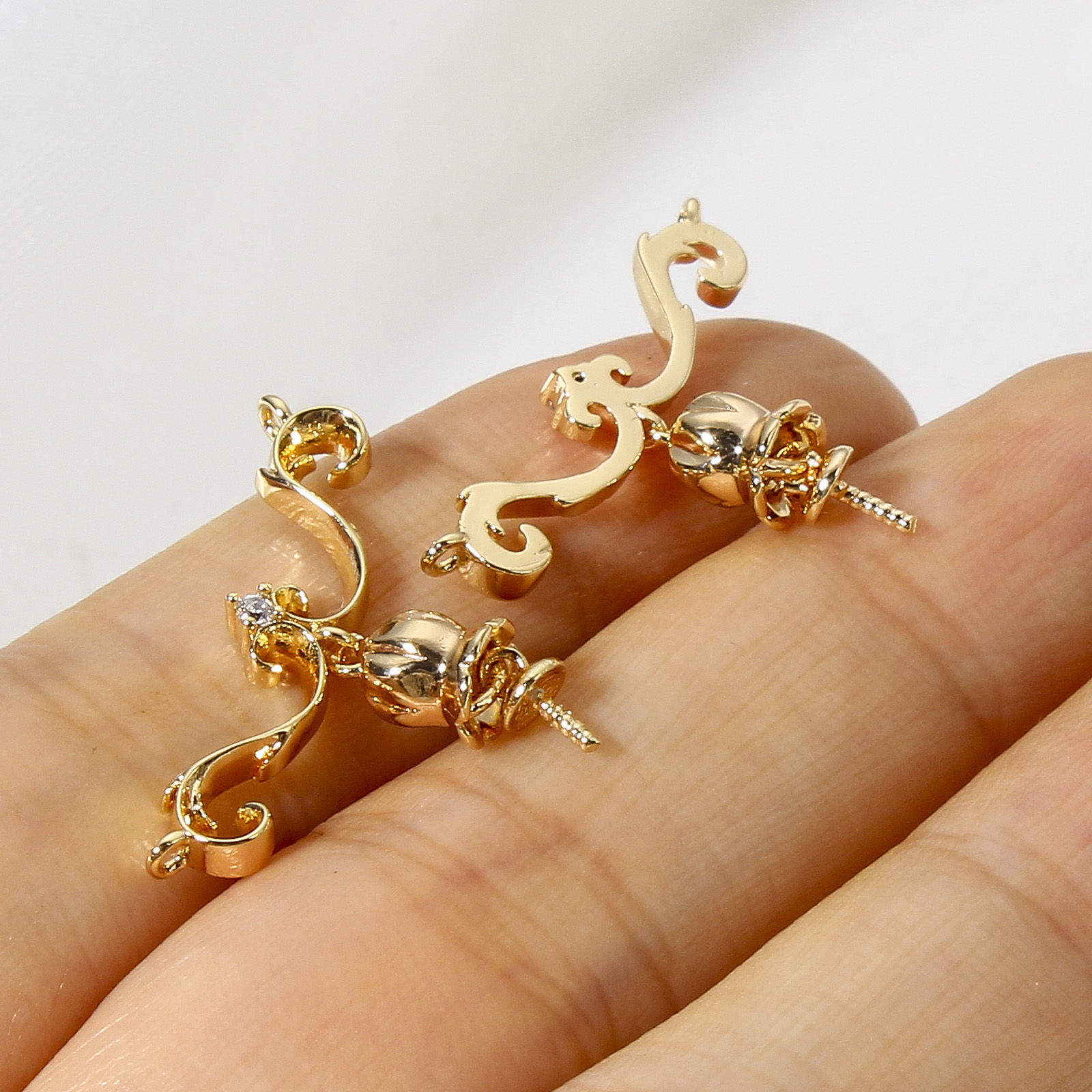 Изображение 1 ШТ Латунь Рождество Шкентеля Перлы Разъем Бейл Pin Кубок Cap 18K настоящее золото с покрытием Колокол Прозрачный Искусственный Циркон 24мм x 17мм, Толщина иглы: 0.8мм
