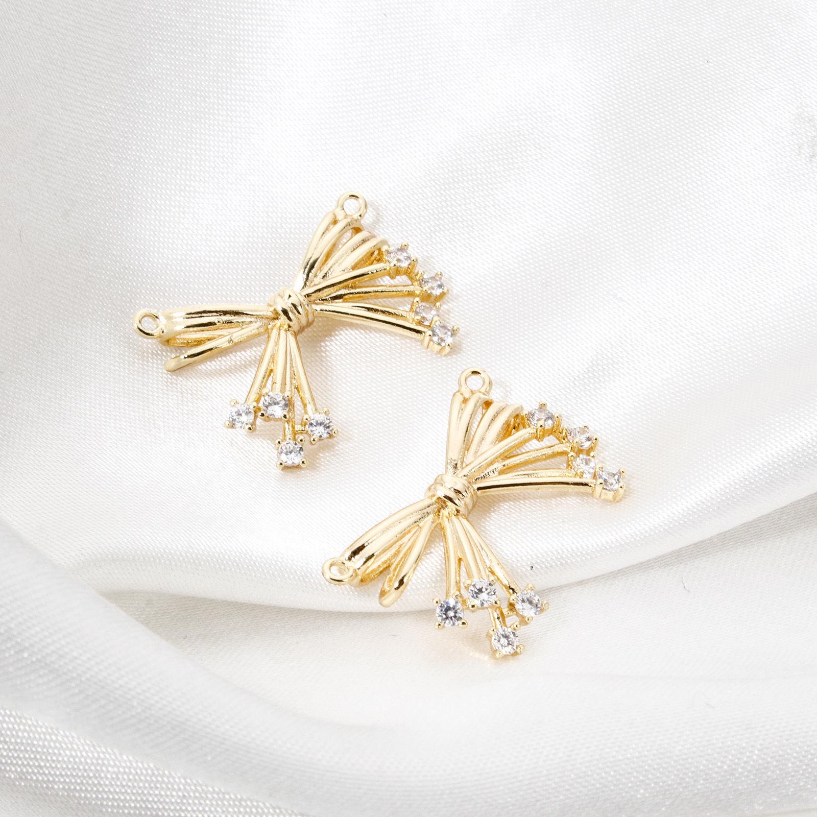 Imagen de 1 Unidad Respetuoso del Medio Ambiente Latón Ropa Conectores Dijes Colgantes Bowknot 18K Oro Real Chapado Claro Circón Artificial 24mm x 17mm
