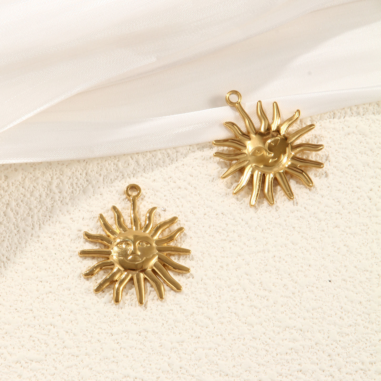 Picture of 2 PCs Eco-friendly PVD Vacuum Plating 304 Stainless Steel Galaxy Pendants 18K Gold Plated Sun Face 3.1cm x 2.7cm
