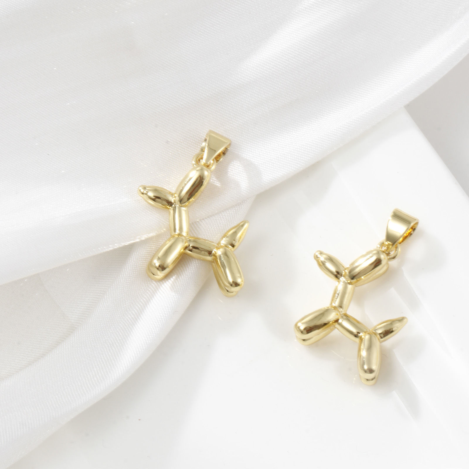 Picture of 2 PCs Brass Charm Pendant 18K Gold Plated Dog Animal 3D 23mm x 16mm