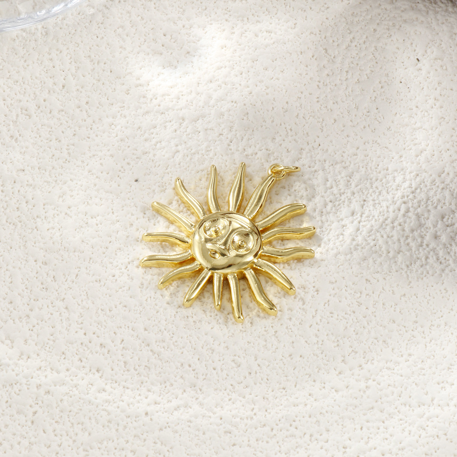 Imagen de 1 Unidad Respetuoso del Medio Ambiente Latón Galaxia Colgantes 18K Oro Real Chapado Sol Sonríe 3.6cm x 3cm